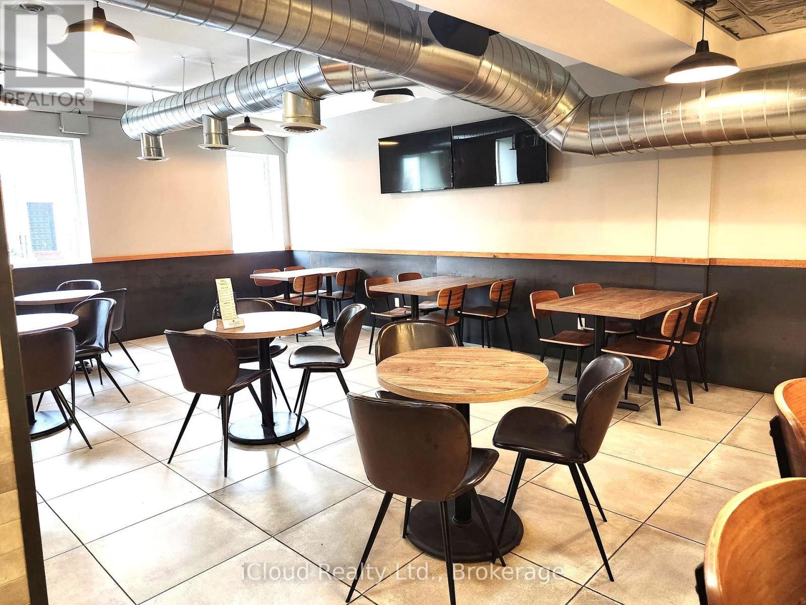 162 Lakeshore Road E, Oakville, ON