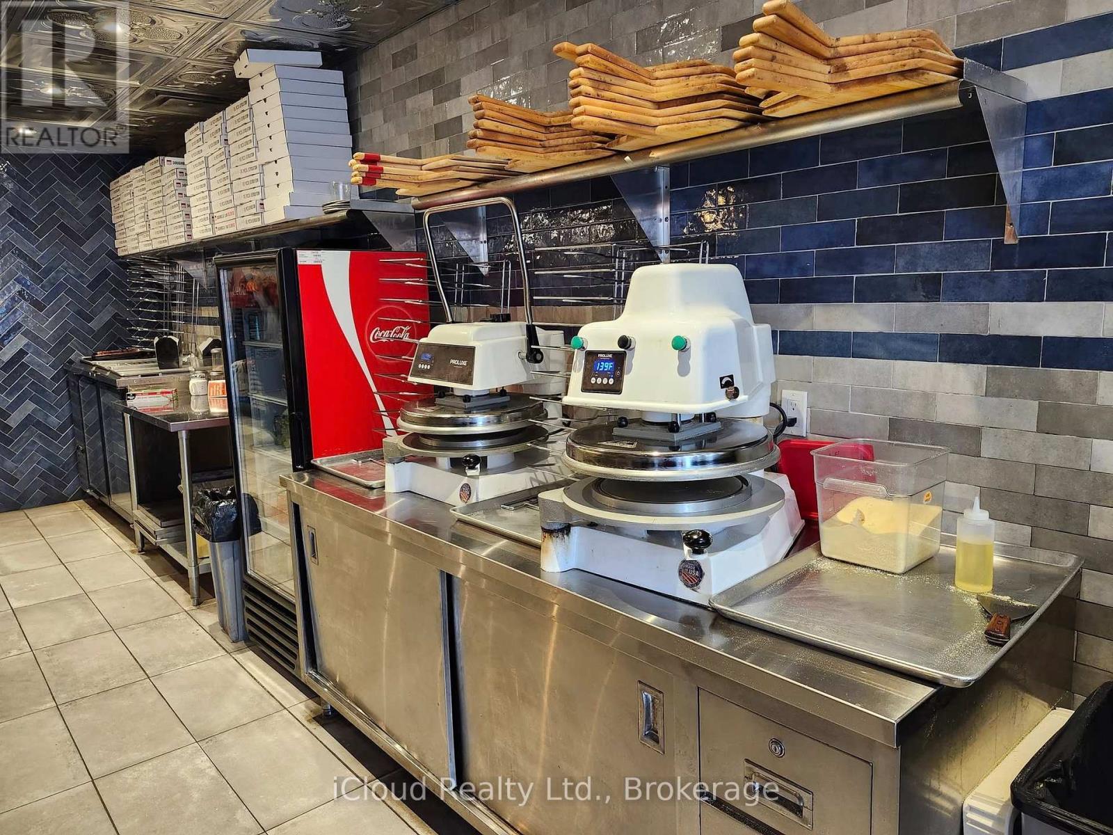 162 Lakeshore Road E, Oakville, ON