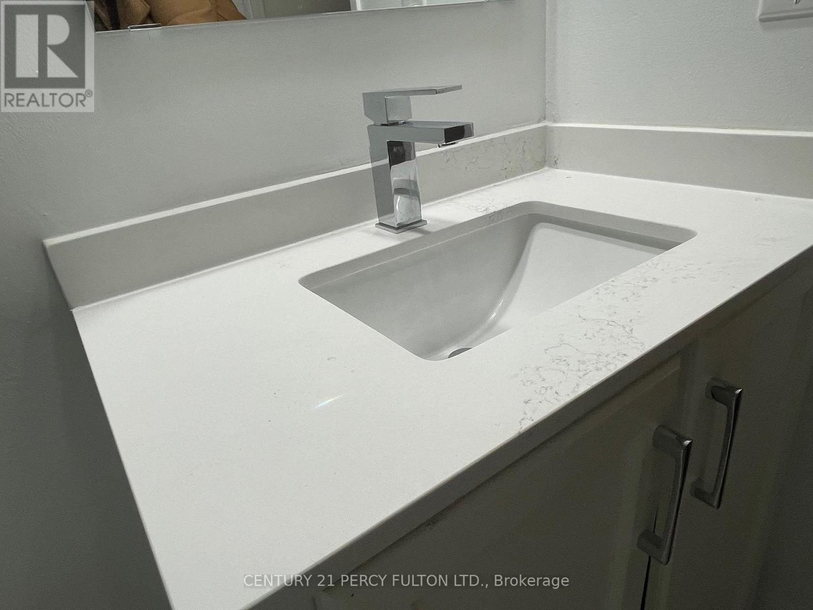 6 - 2373 Bloor Street W, Toronto, ON - Indoor Photo Showing Bathroom