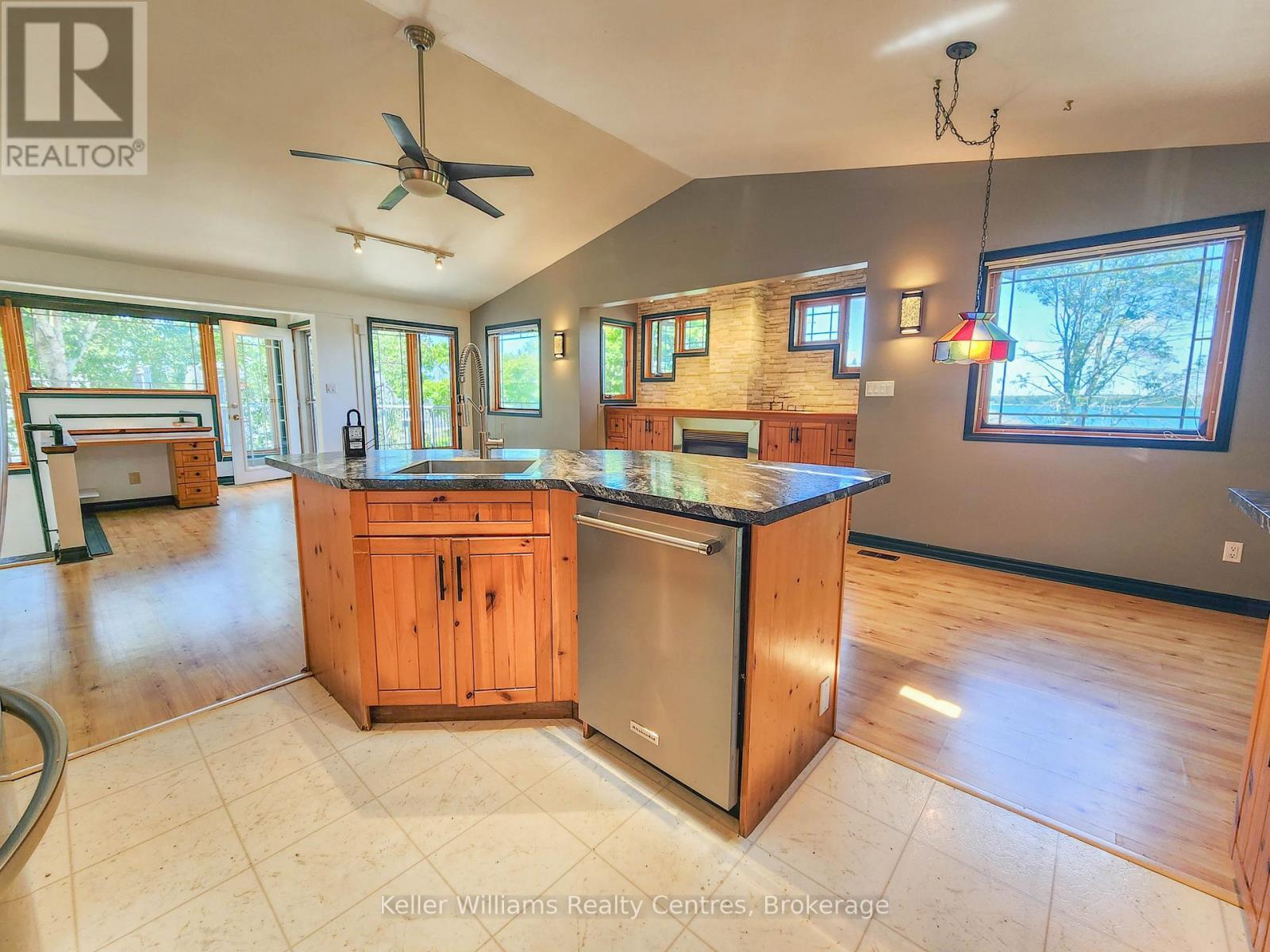 37 Reid'S Pt Rd, South Bruce Peninsula, ON - Indoor Photo Showing Kitchen