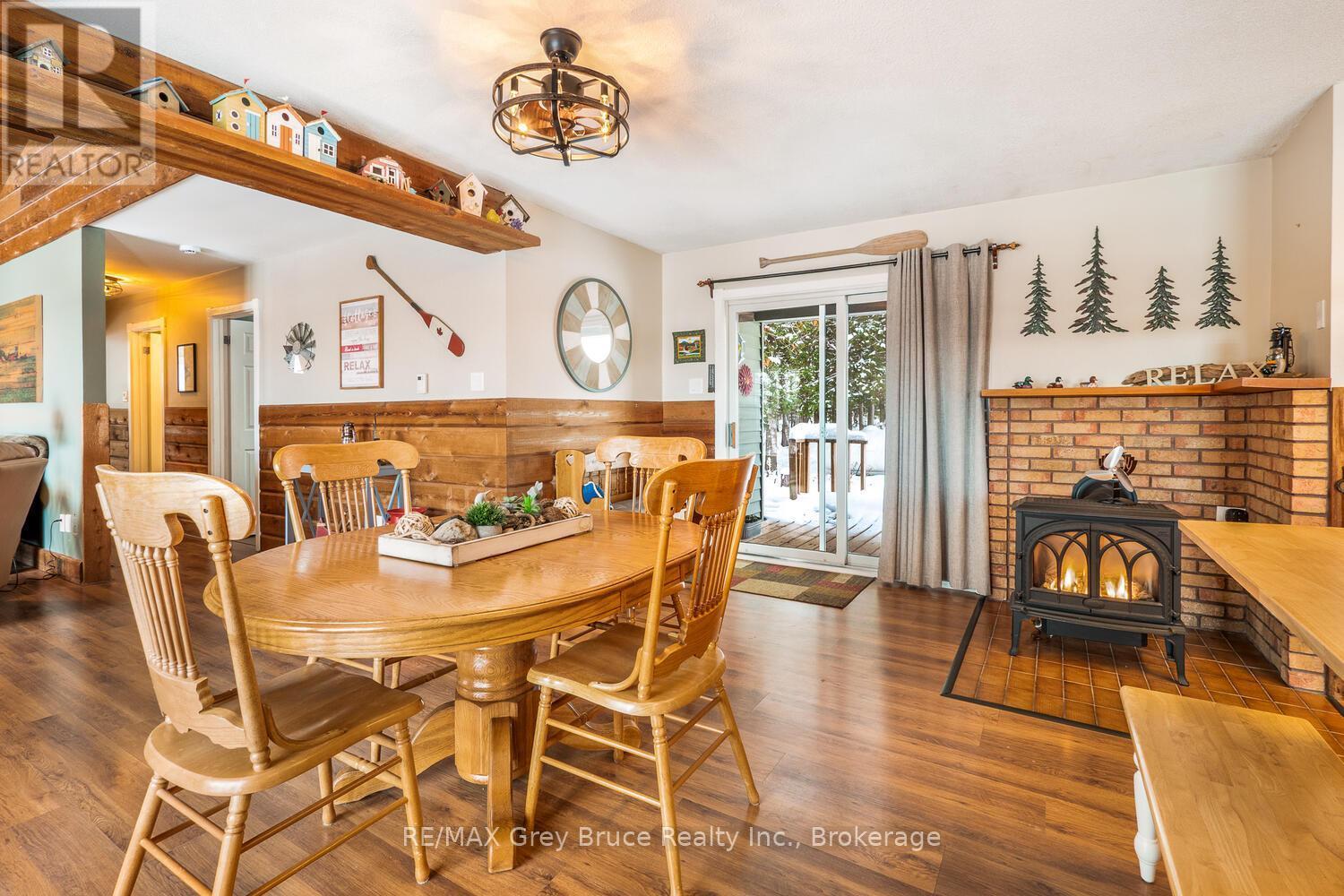 109 Widgeon Cove Road, Northern Bruce Peninsula, ON - Indoor Photo Showing Dining Room