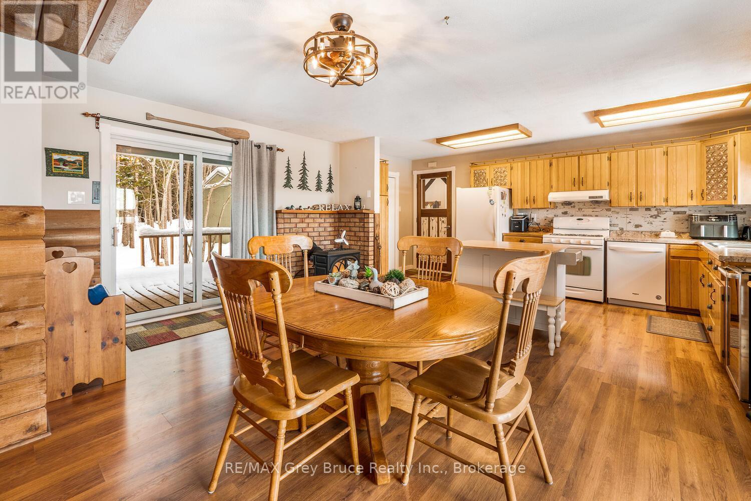 109 Widgeon Cove Road, Northern Bruce Peninsula, ON - Indoor Photo Showing Dining Room