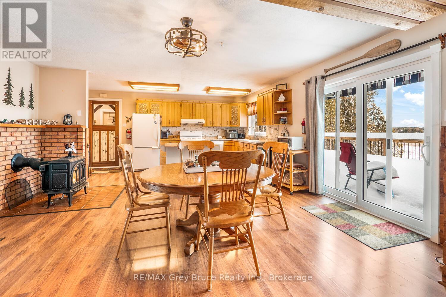 109 Widgeon Cove Road, Northern Bruce Peninsula, ON - Indoor Photo Showing Dining Room