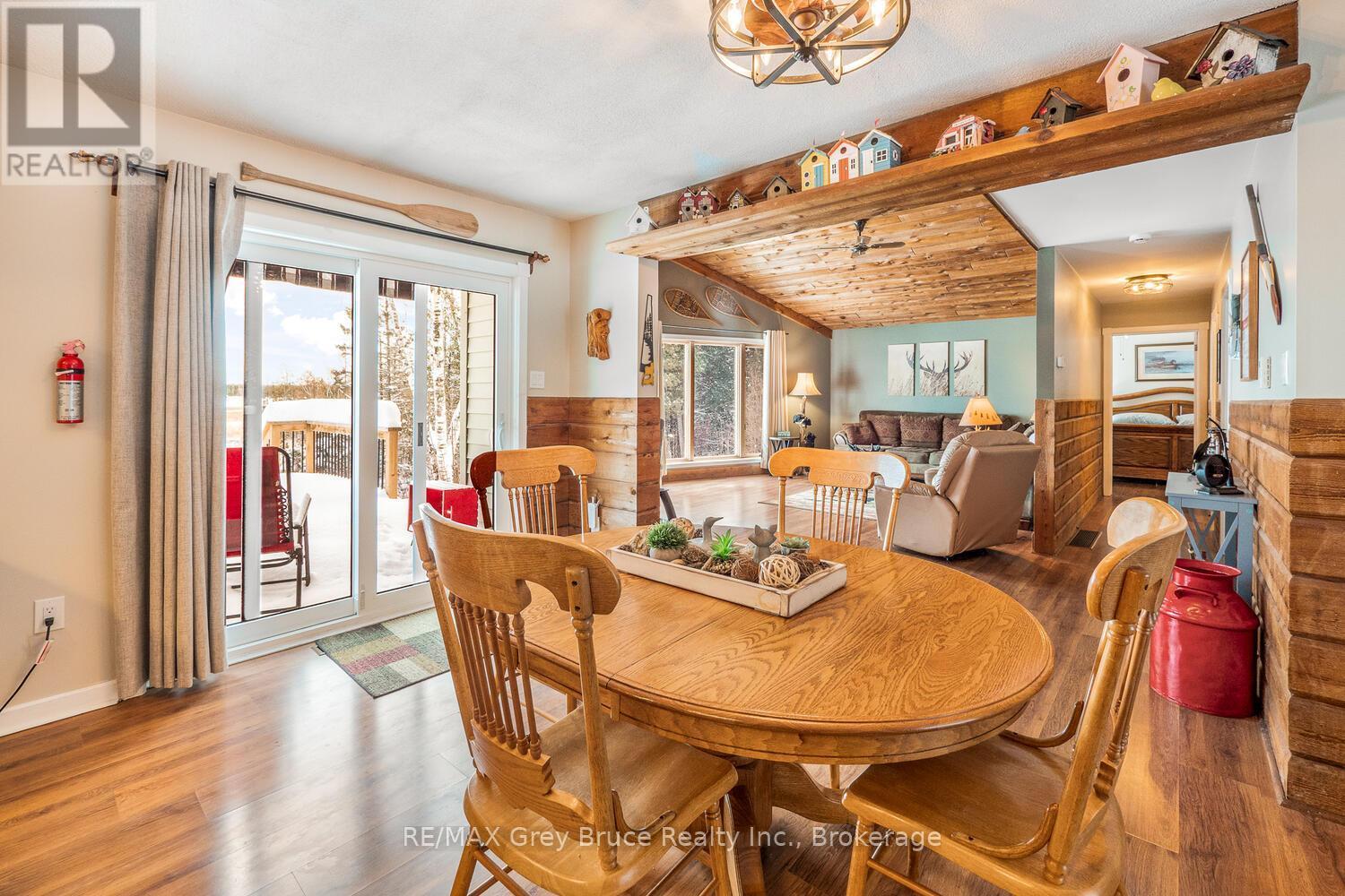 109 Widgeon Cove Road, Northern Bruce Peninsula, ON - Indoor Photo Showing Dining Room