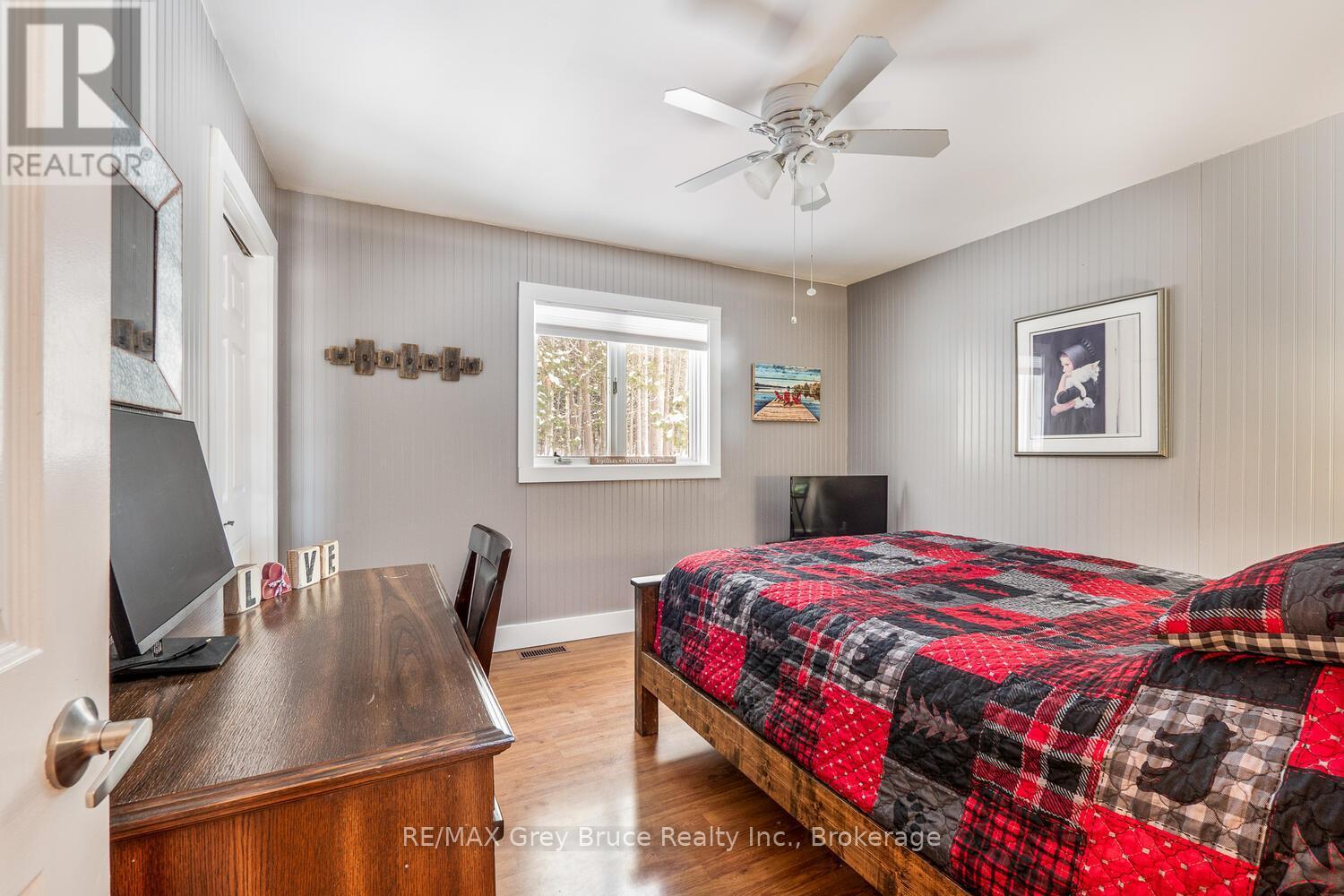 109 Widgeon Cove Road, Northern Bruce Peninsula, ON - Indoor Photo Showing Bedroom