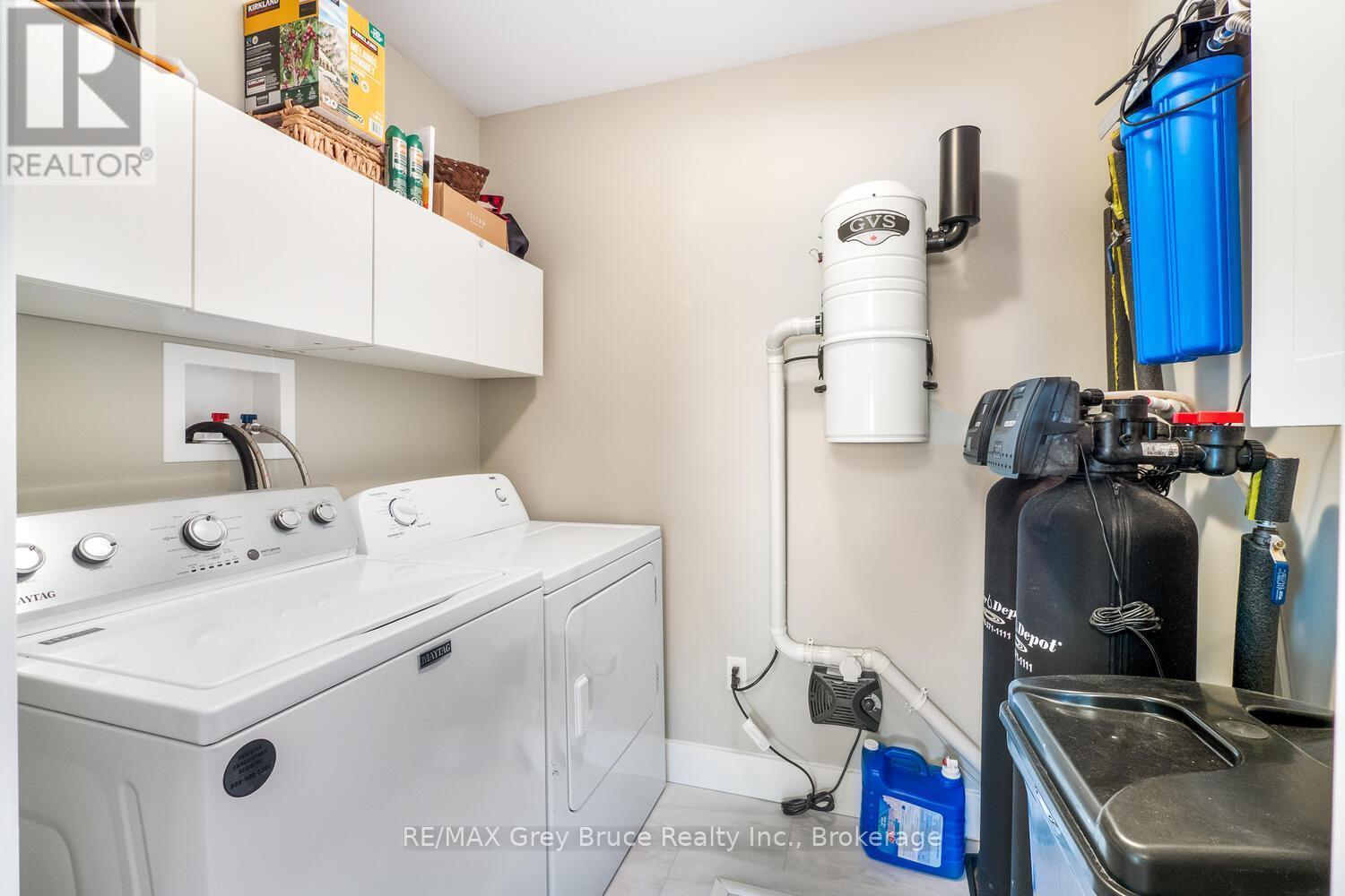 109 Widgeon Cove Road, Northern Bruce Peninsula, ON - Indoor Photo Showing Laundry Room
