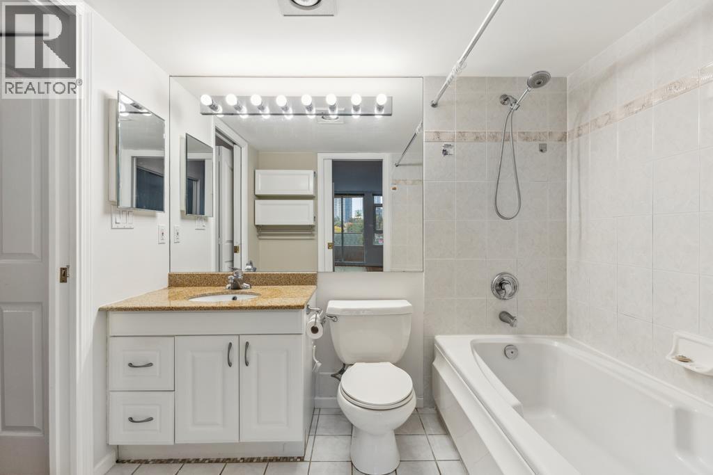 605 7108 Edmonds Street, Burnaby, BC - Indoor Photo Showing Bathroom