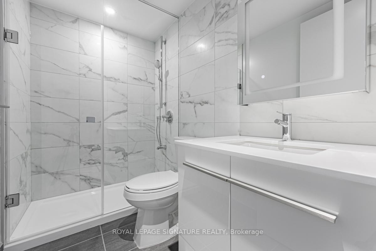 2806-8 Cumberland Street, Toronto, ON - Indoor Photo Showing Bathroom