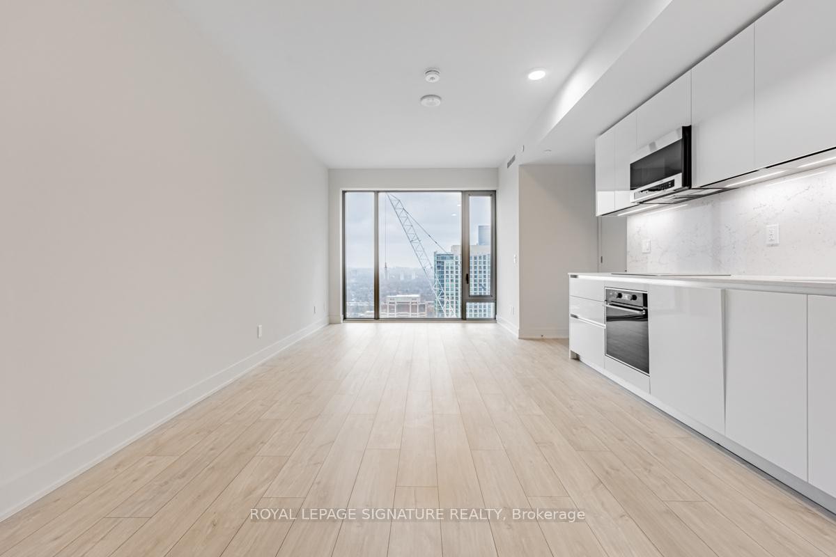 2806-8 Cumberland Street, Toronto, ON - Indoor