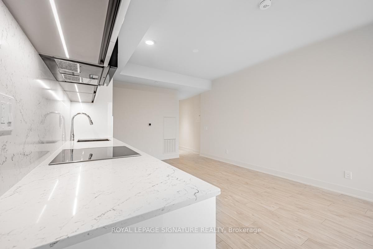 2806-8 Cumberland Street, Toronto, ON - Indoor Photo Showing Other Room