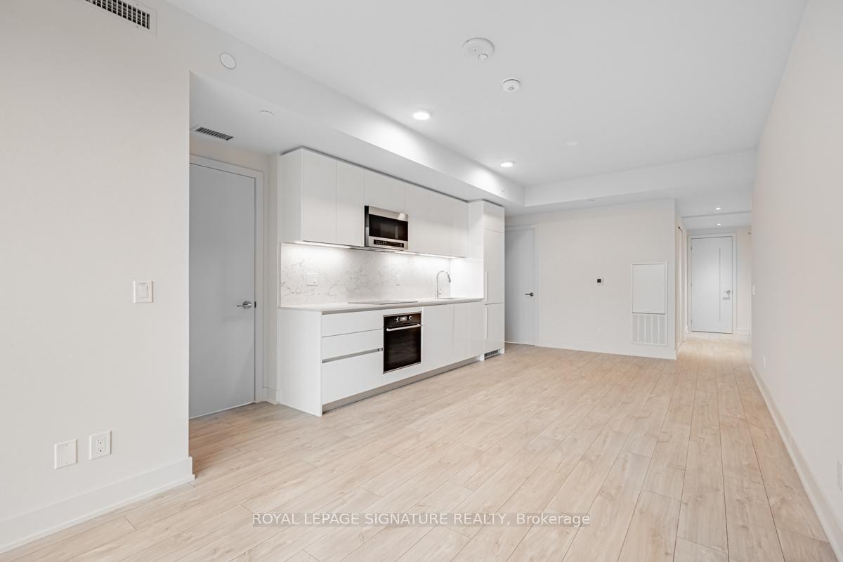 2806-8 Cumberland Street, Toronto, ON - Indoor