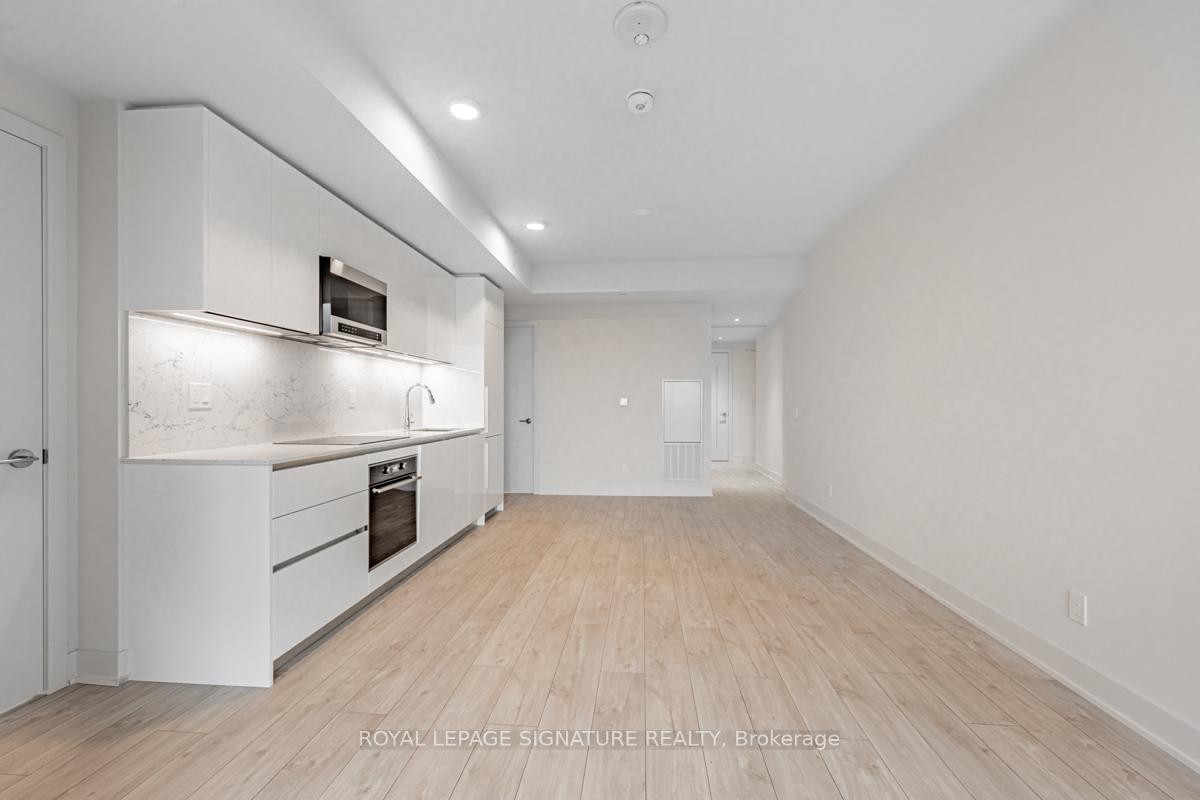 2806-8 Cumberland Street, Toronto, ON - Indoor