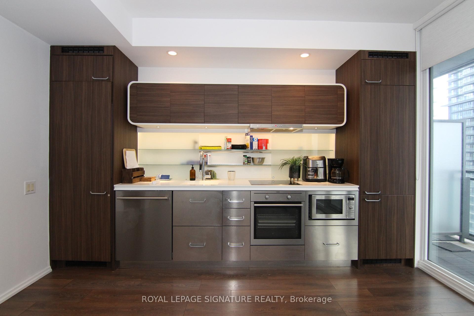 3311-45 Charles Street E, Toronto, ON - Indoor Photo Showing Kitchen