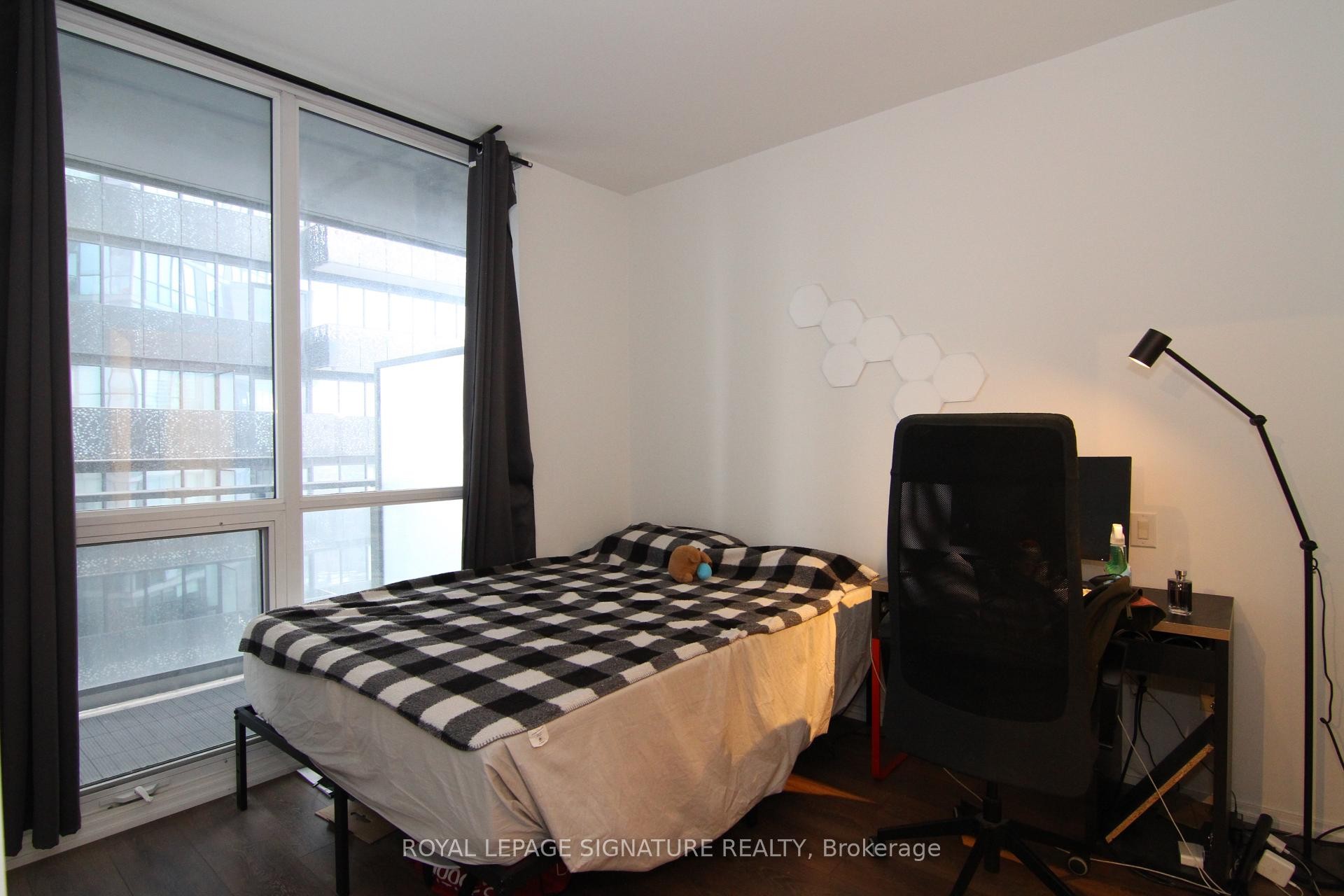 3311-45 Charles Street E, Toronto, ON - Indoor Photo Showing Bedroom
