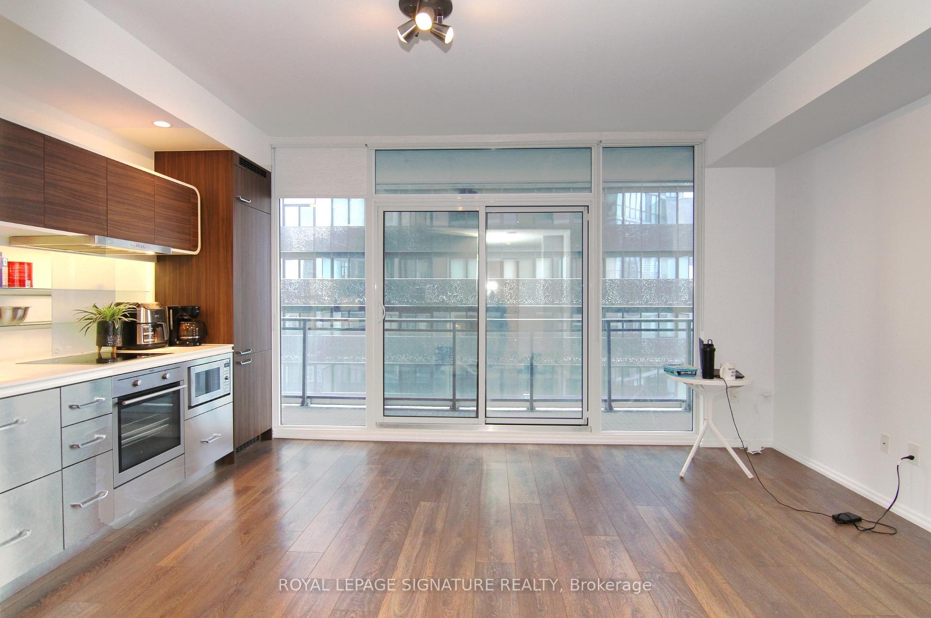 3311-45 Charles Street E, Toronto, ON - Indoor Photo Showing Kitchen