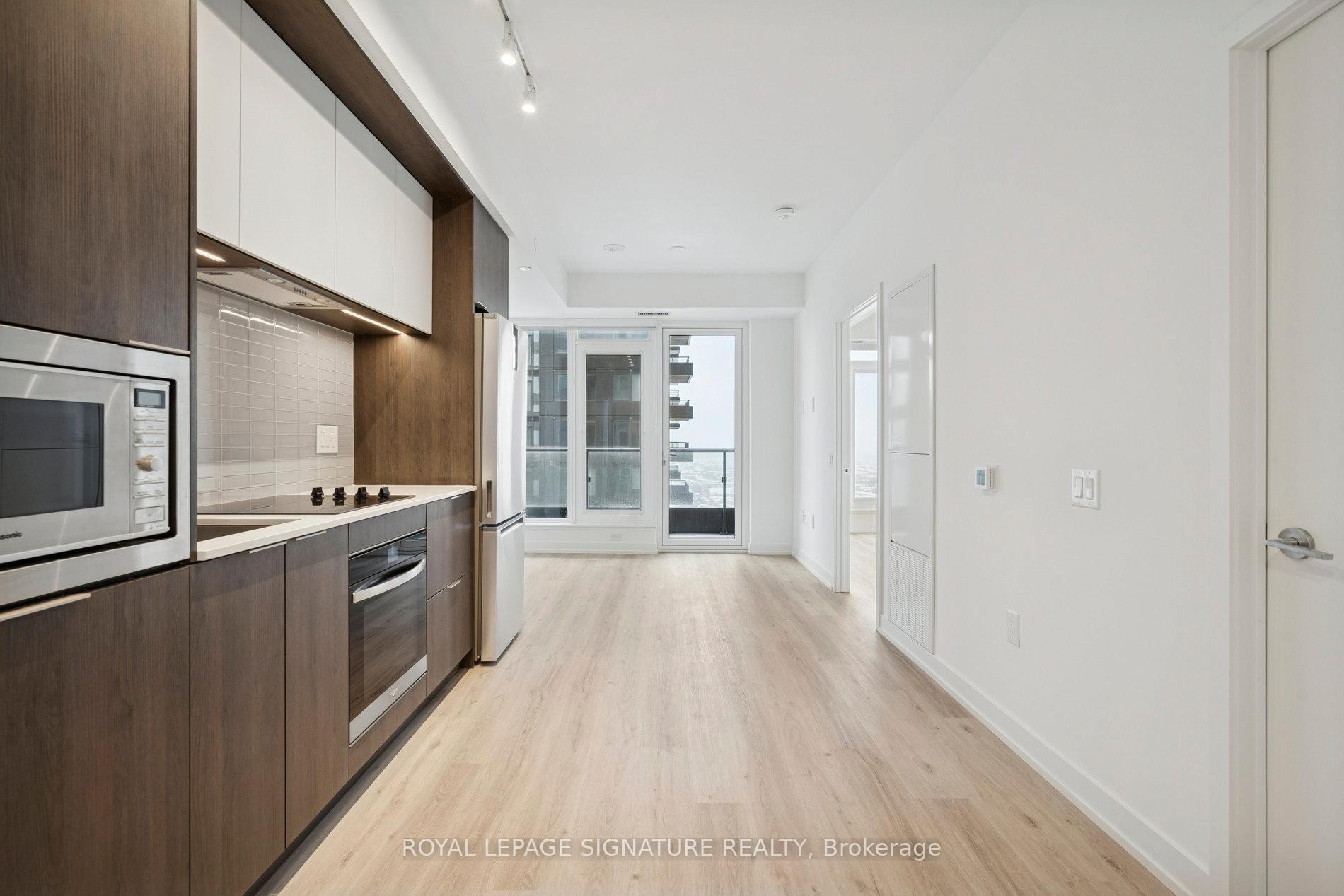 3012-395 Square One Drive, Mississauga, ON - Indoor Photo Showing Kitchen