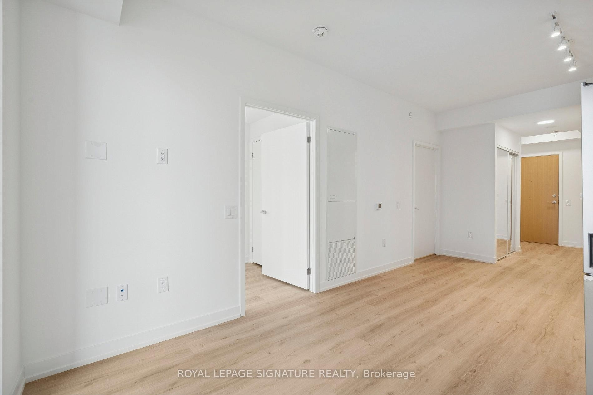 3012-395 Square One Drive, Mississauga, ON - Indoor Photo Showing Other Room