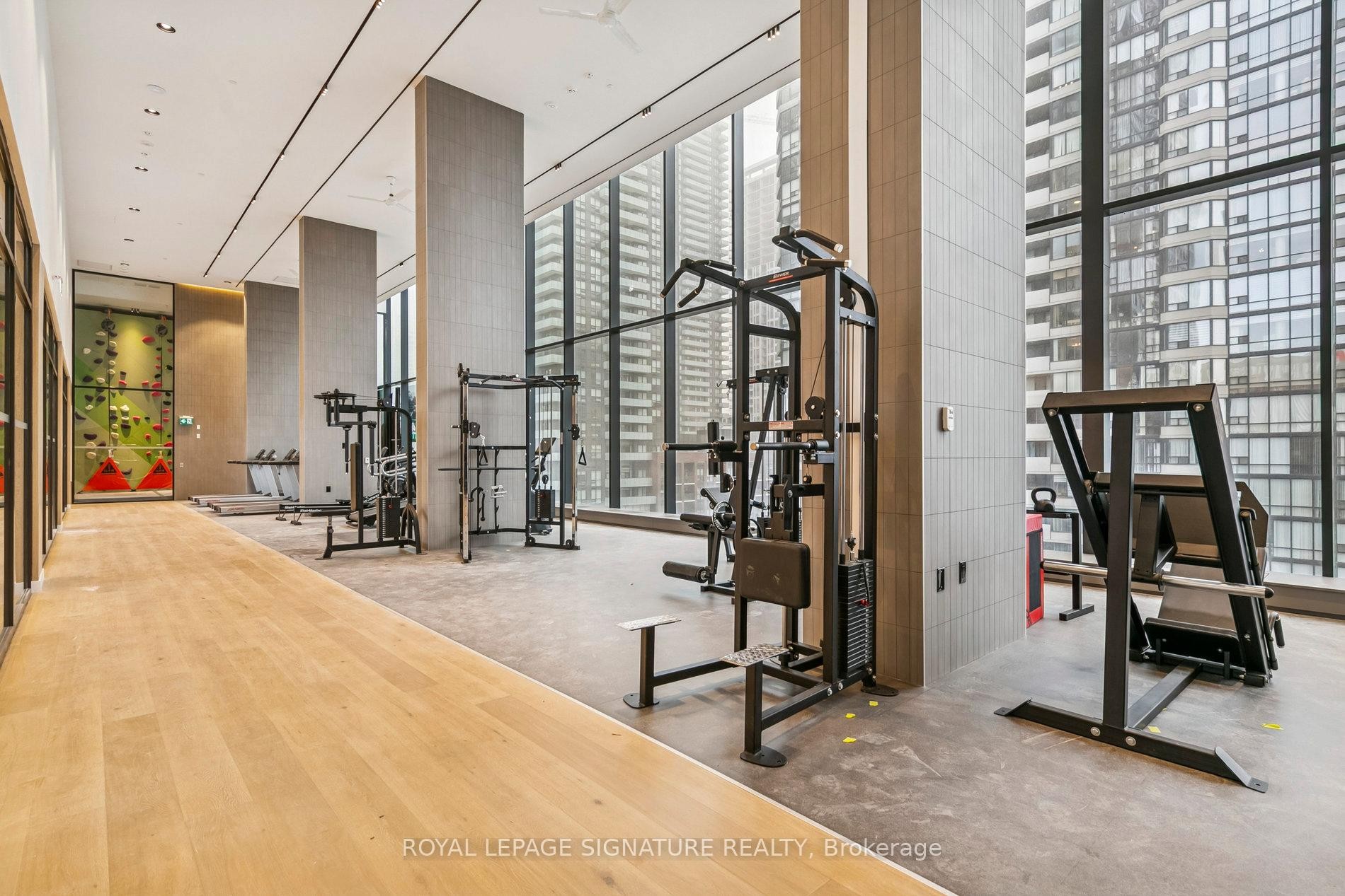 3012-395 Square One Drive, Mississauga, ON - Indoor Photo Showing Gym Room