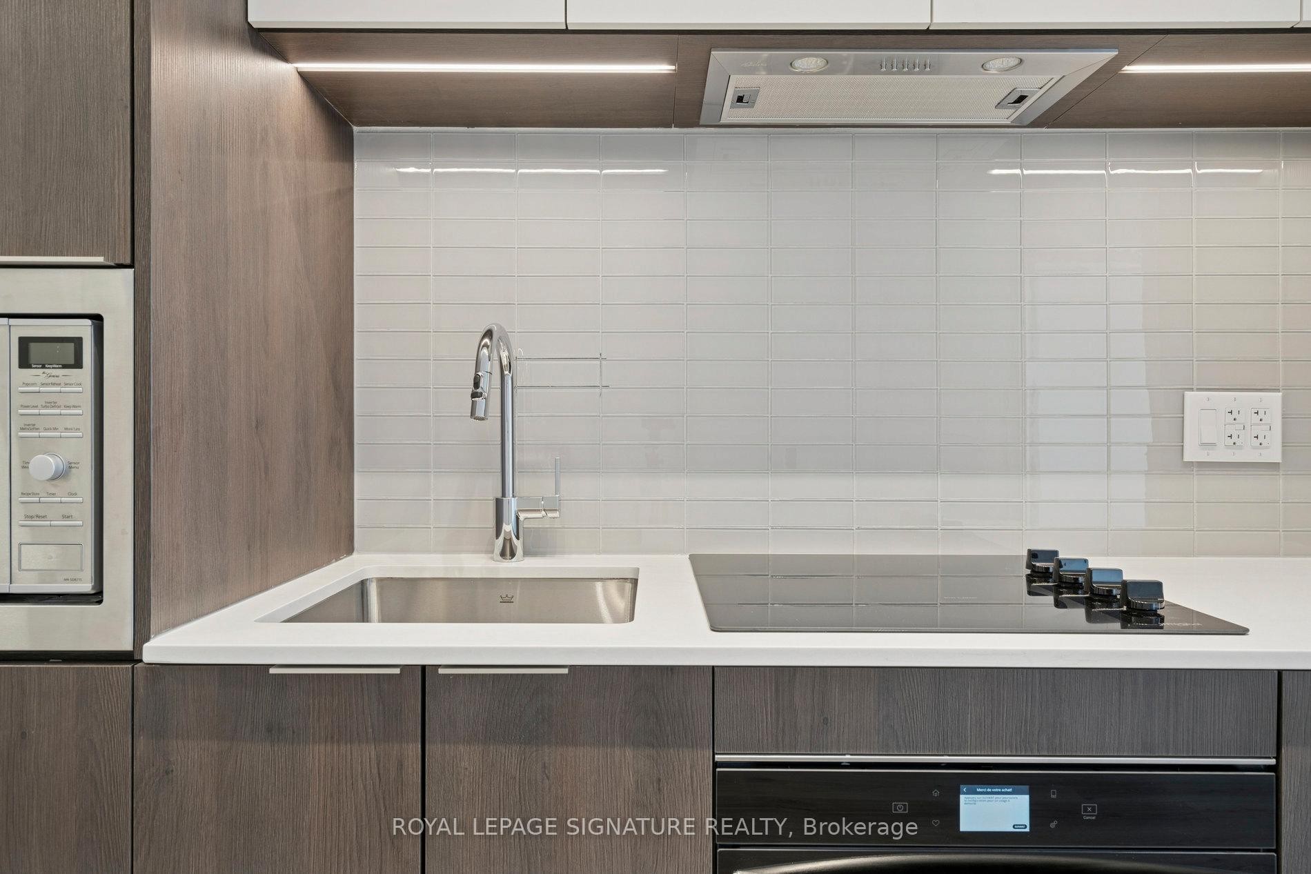 3012-395 Square One Drive, Mississauga, ON - Indoor Photo Showing Kitchen