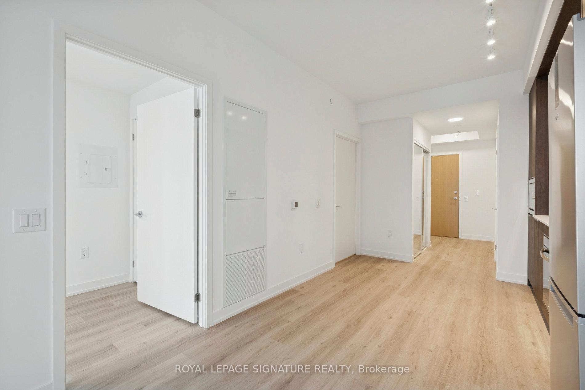 3012-395 Square One Drive, Mississauga, ON - Indoor Photo Showing Other Room