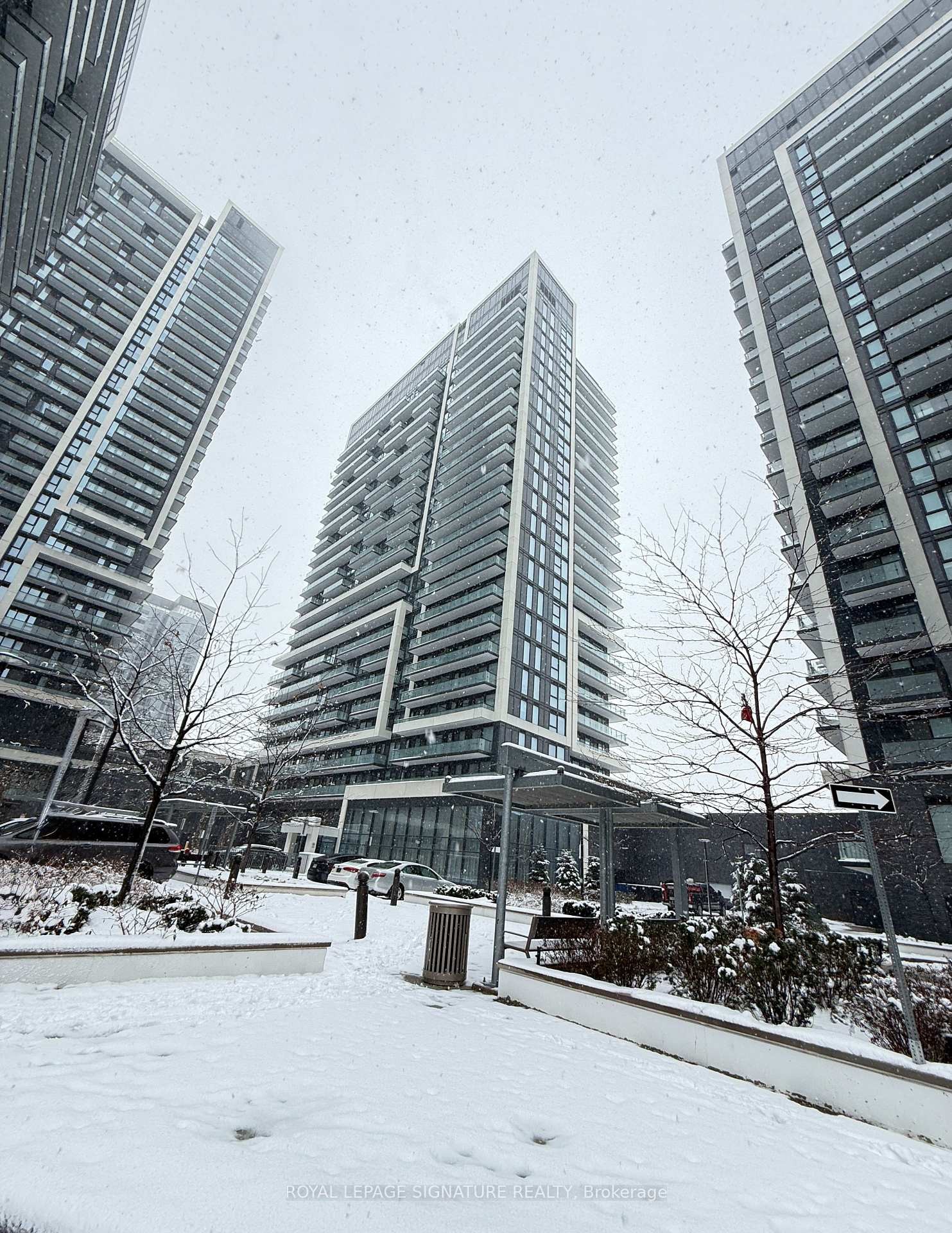 Ph06-95 Oneida Crescent, Richmond Hill, ON - Outdoor With Facade