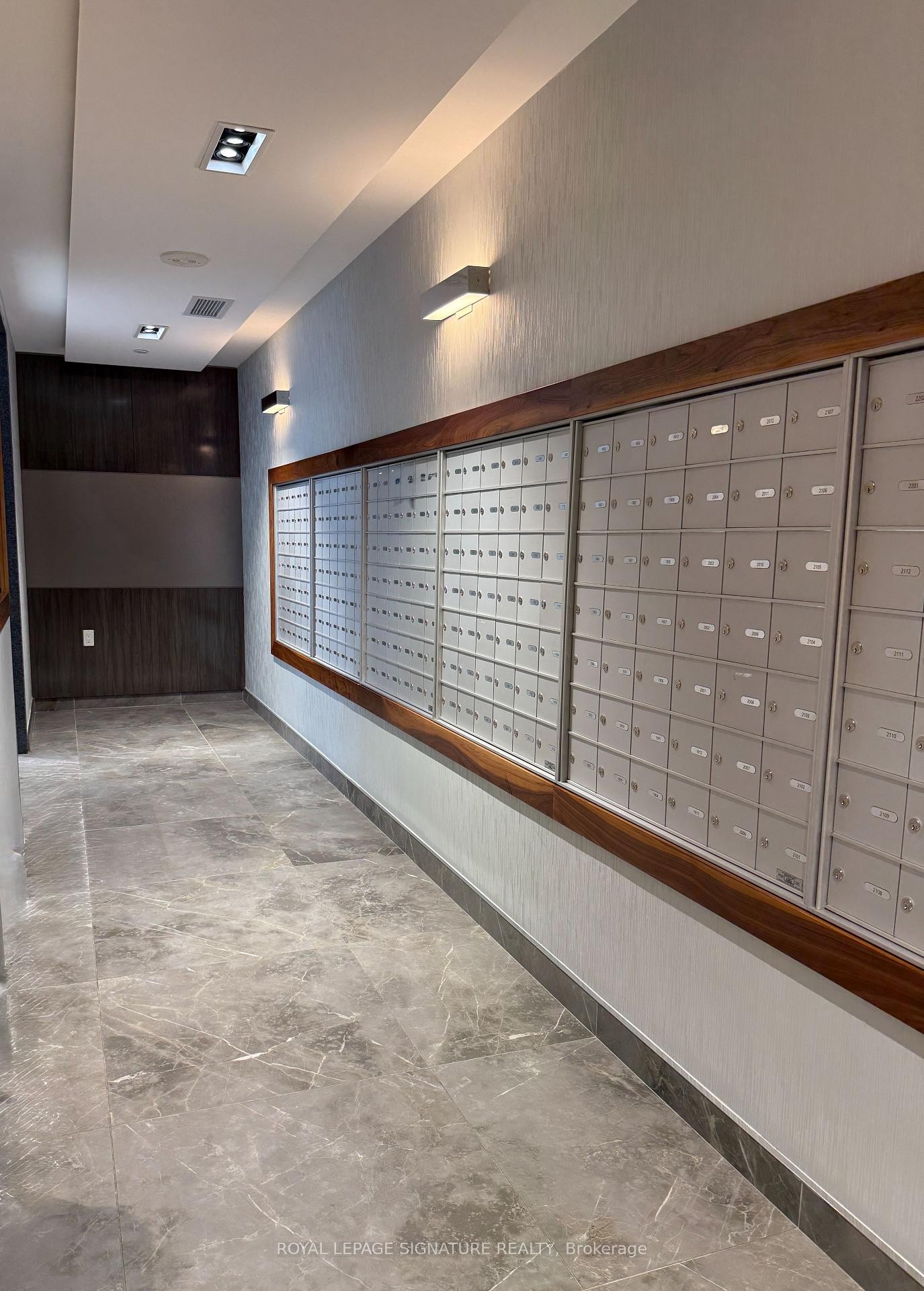 Ph06-95 Oneida Crescent, Richmond Hill, ON - Indoor Photo Showing Other Room