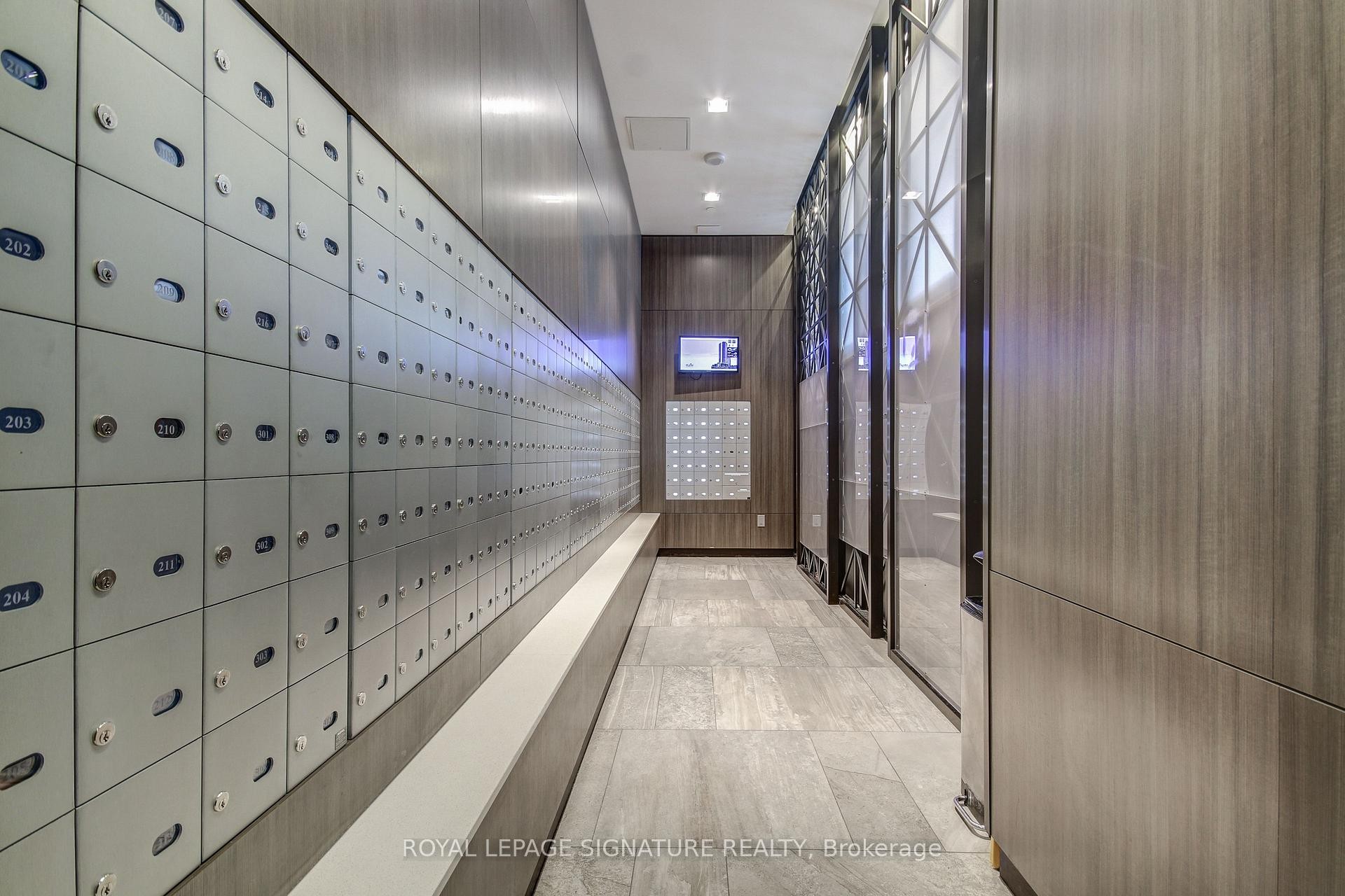 604-2550 Eglinton Avenue W, Mississauga, ON - Indoor Photo Showing Other Room