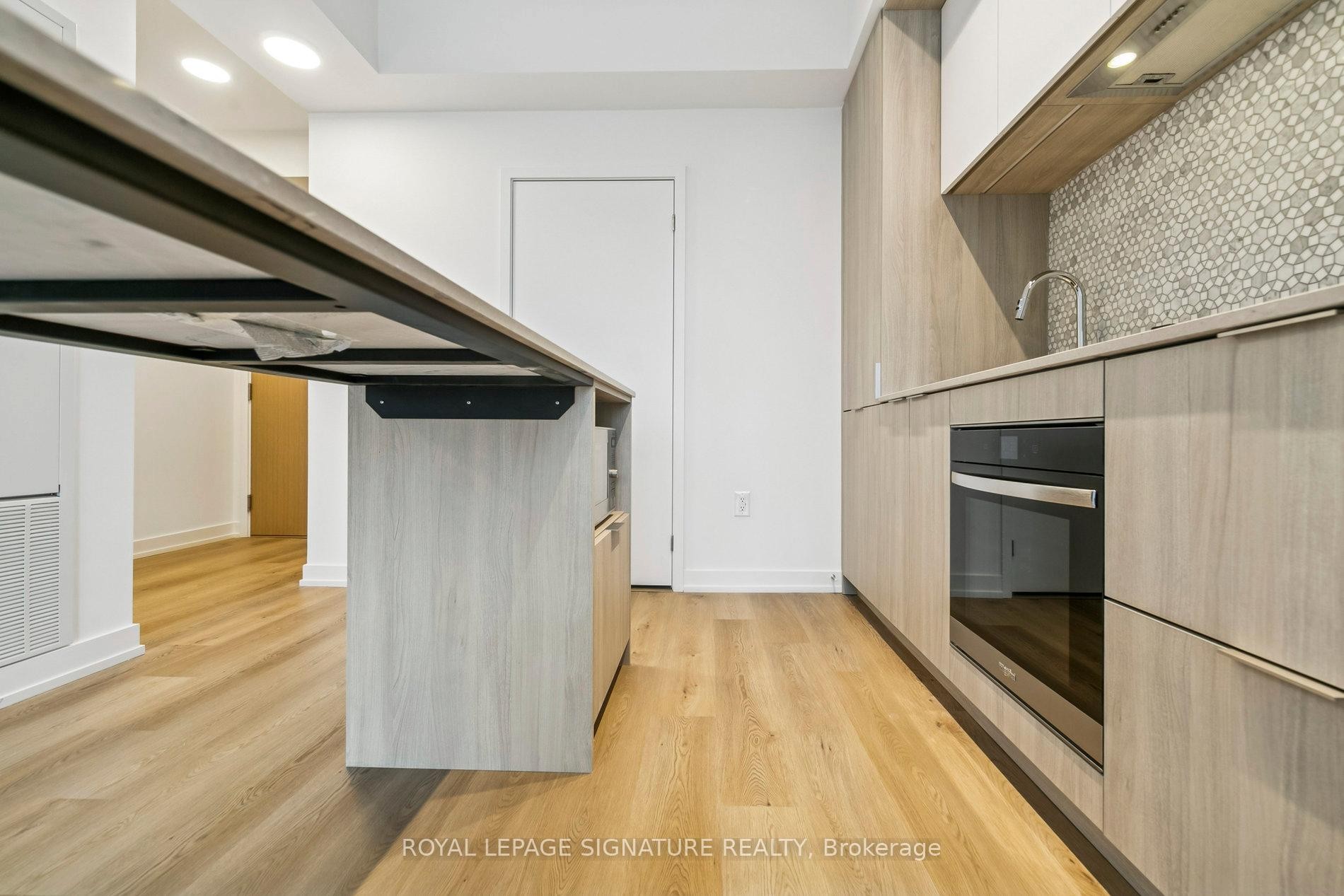 1909-395 Square One Drive, Mississauga, ON - Indoor