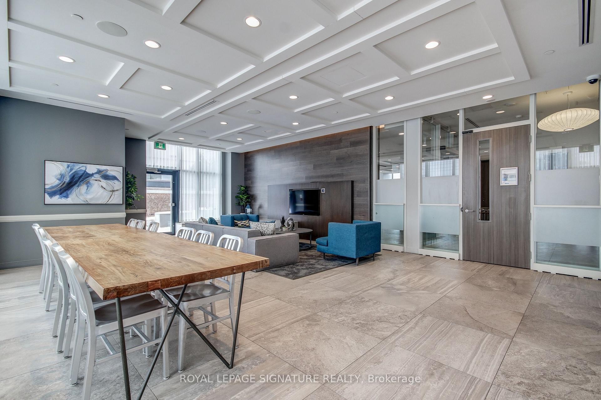 202-2550 Eglinton Avenue W, Mississauga, ON - Indoor