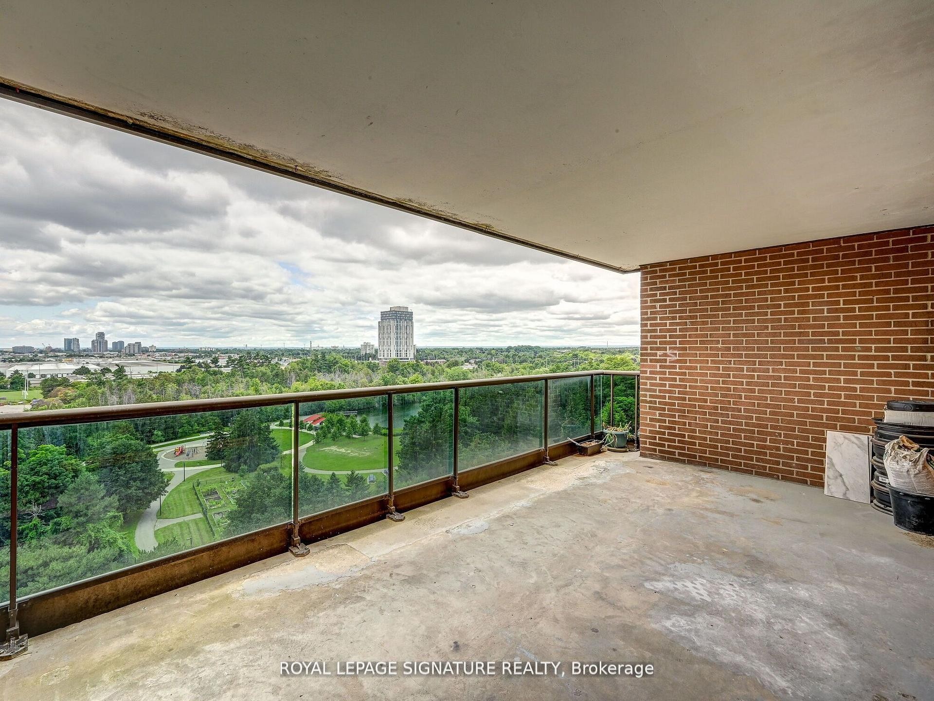 1411-4 Lisa Street, Brampton, ON - Outdoor With View With Exterior