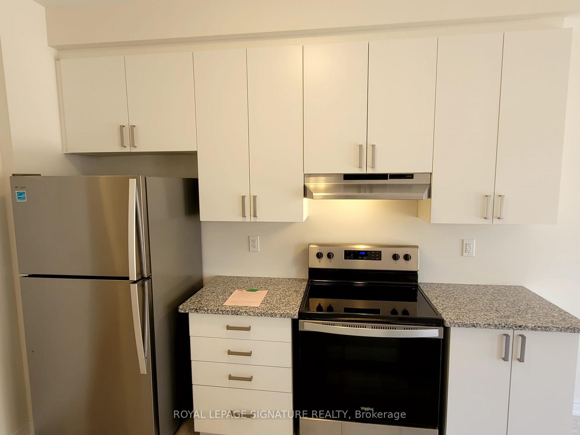 48 Bayardo Drive, Oshawa, ON - Indoor Photo Showing Kitchen With Upgraded Kitchen