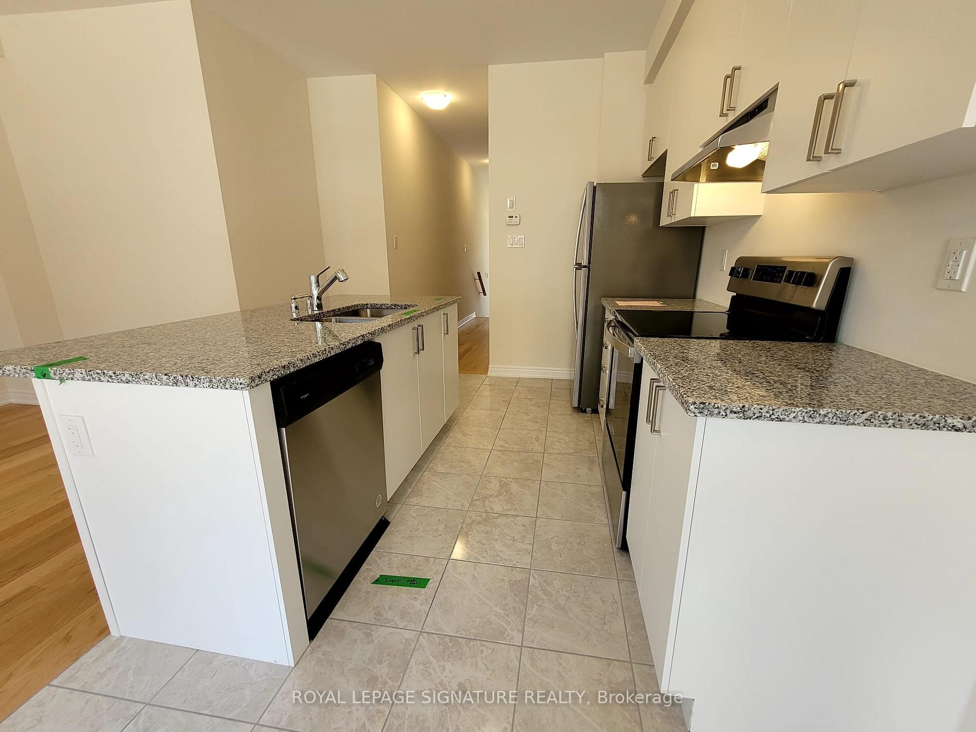 48 Bayardo Drive, Oshawa, ON - Indoor Photo Showing Kitchen