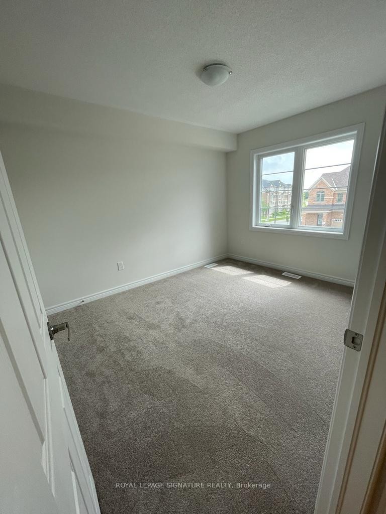 48 Bayardo Drive, Oshawa, ON - Indoor Photo Showing Other Room