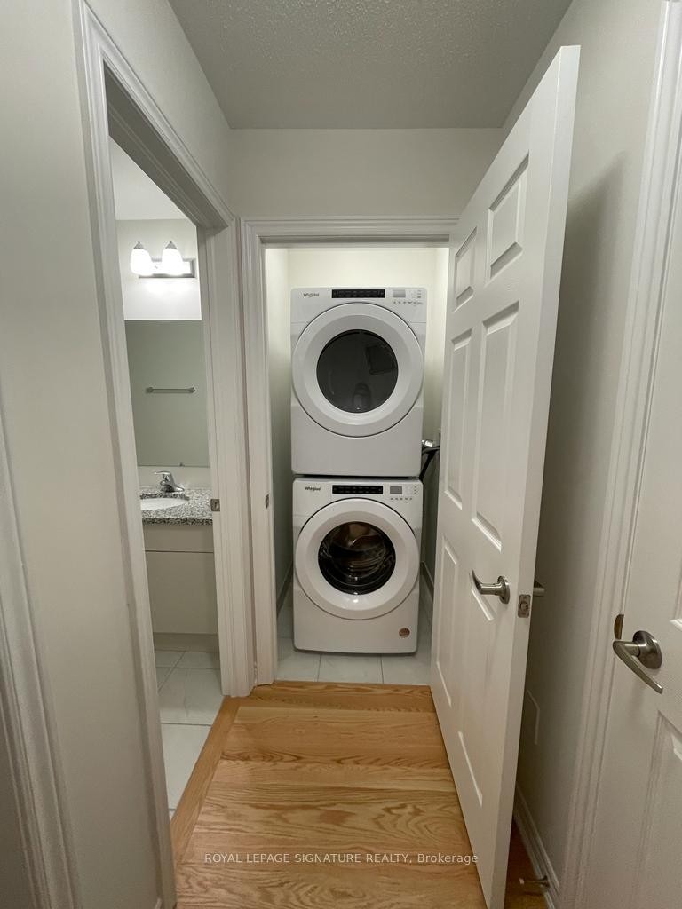 48 Bayardo Drive, Oshawa, ON - Indoor Photo Showing Laundry Room