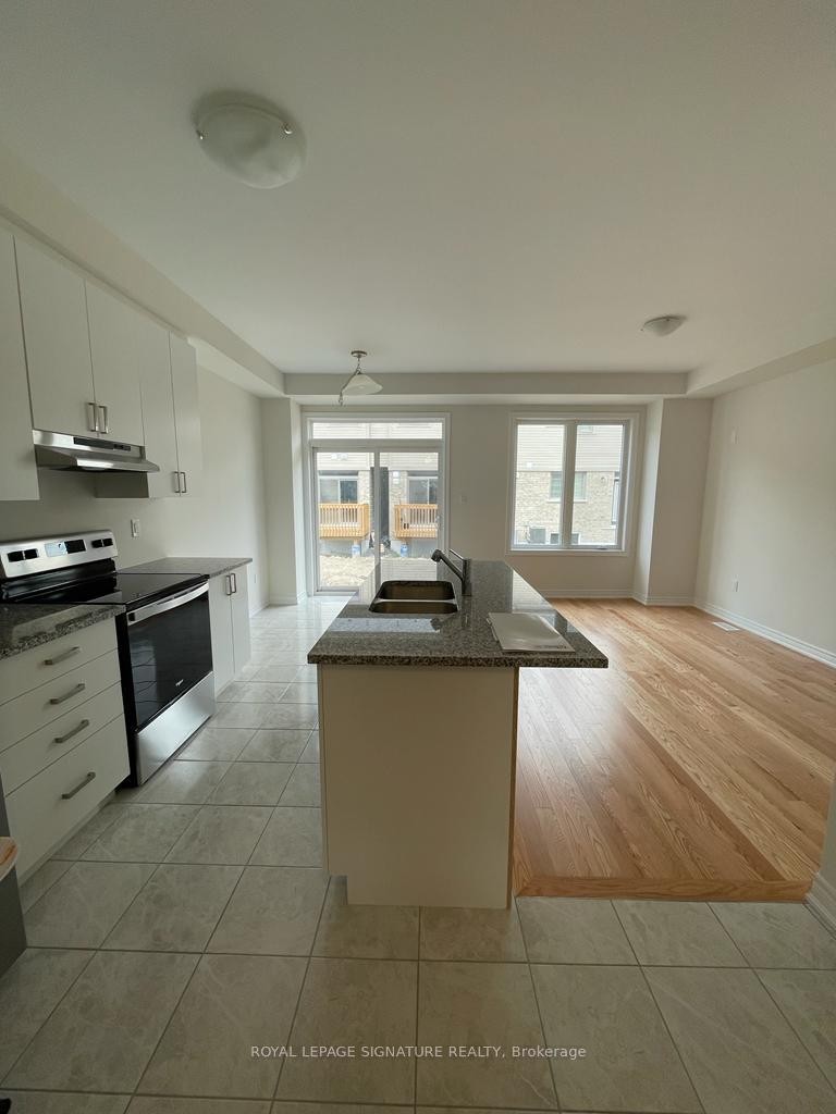 48 Bayardo Drive, Oshawa, ON - Indoor Photo Showing Kitchen