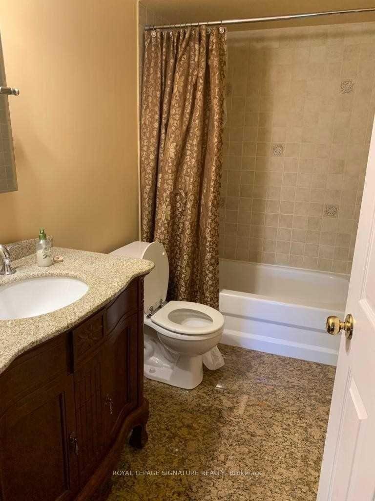 Upper-2419 Bankside Drive, Mississauga, ON