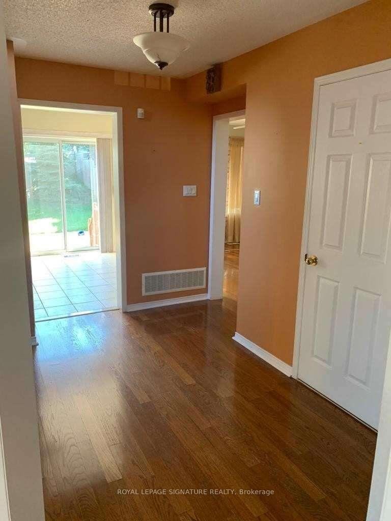 Upper-2419 Bankside Drive, Mississauga, ON