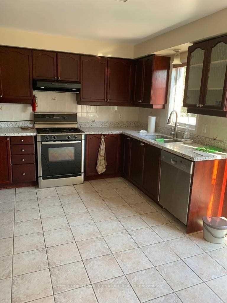 Upper-2419 Bankside Drive, Mississauga, ON