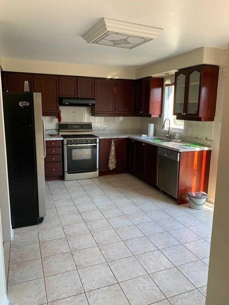 Upper-2419 Bankside Drive, Mississauga, ON