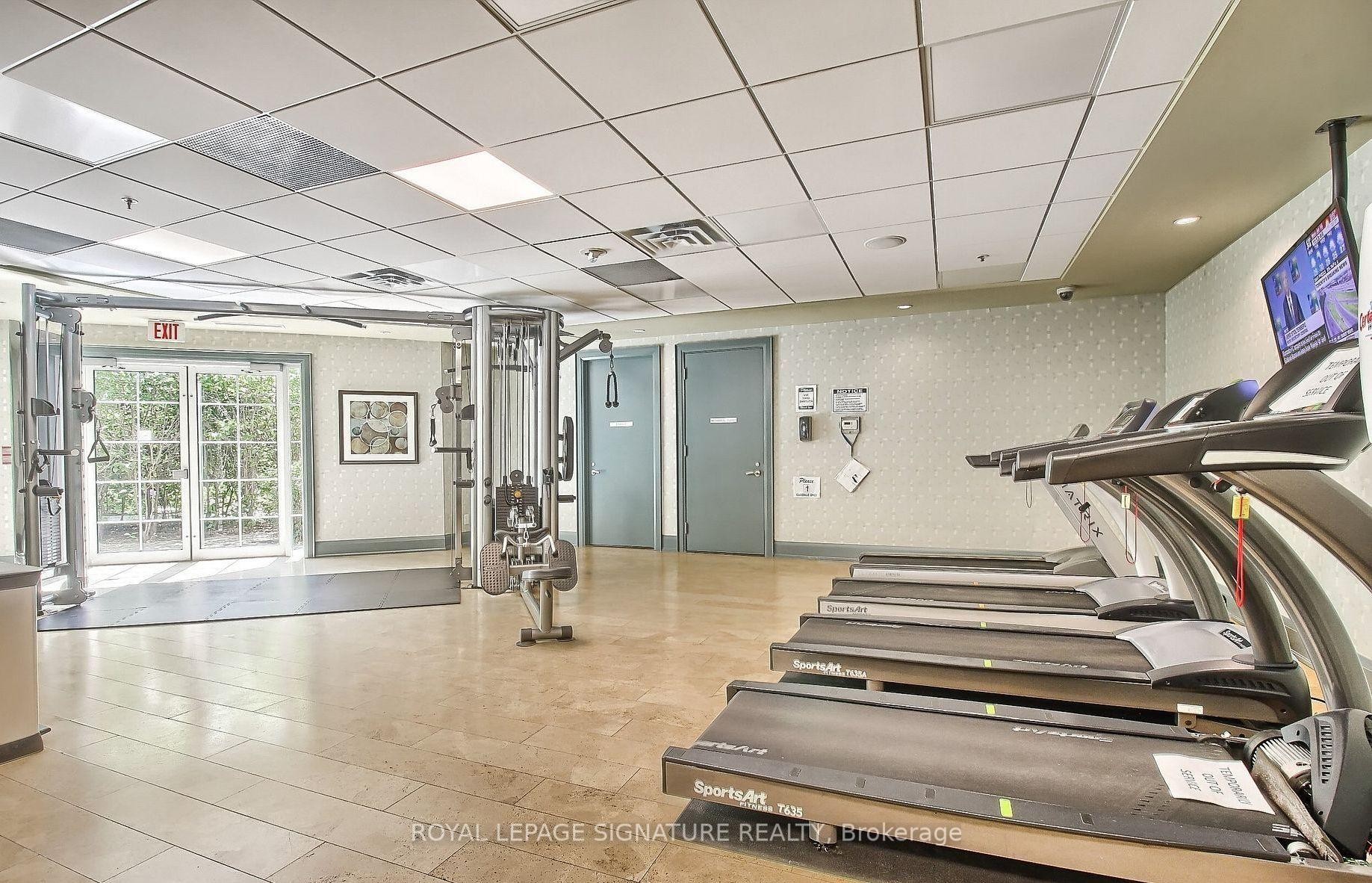 509-10 Bloorview Place, Toronto, ON - Indoor Photo Showing Gym Room