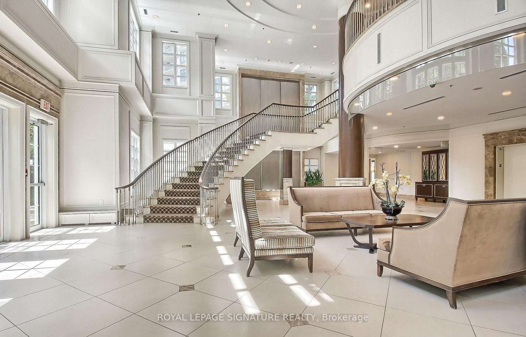 509-10 Bloorview Place, Toronto, ON - Indoor Photo Showing Other Room