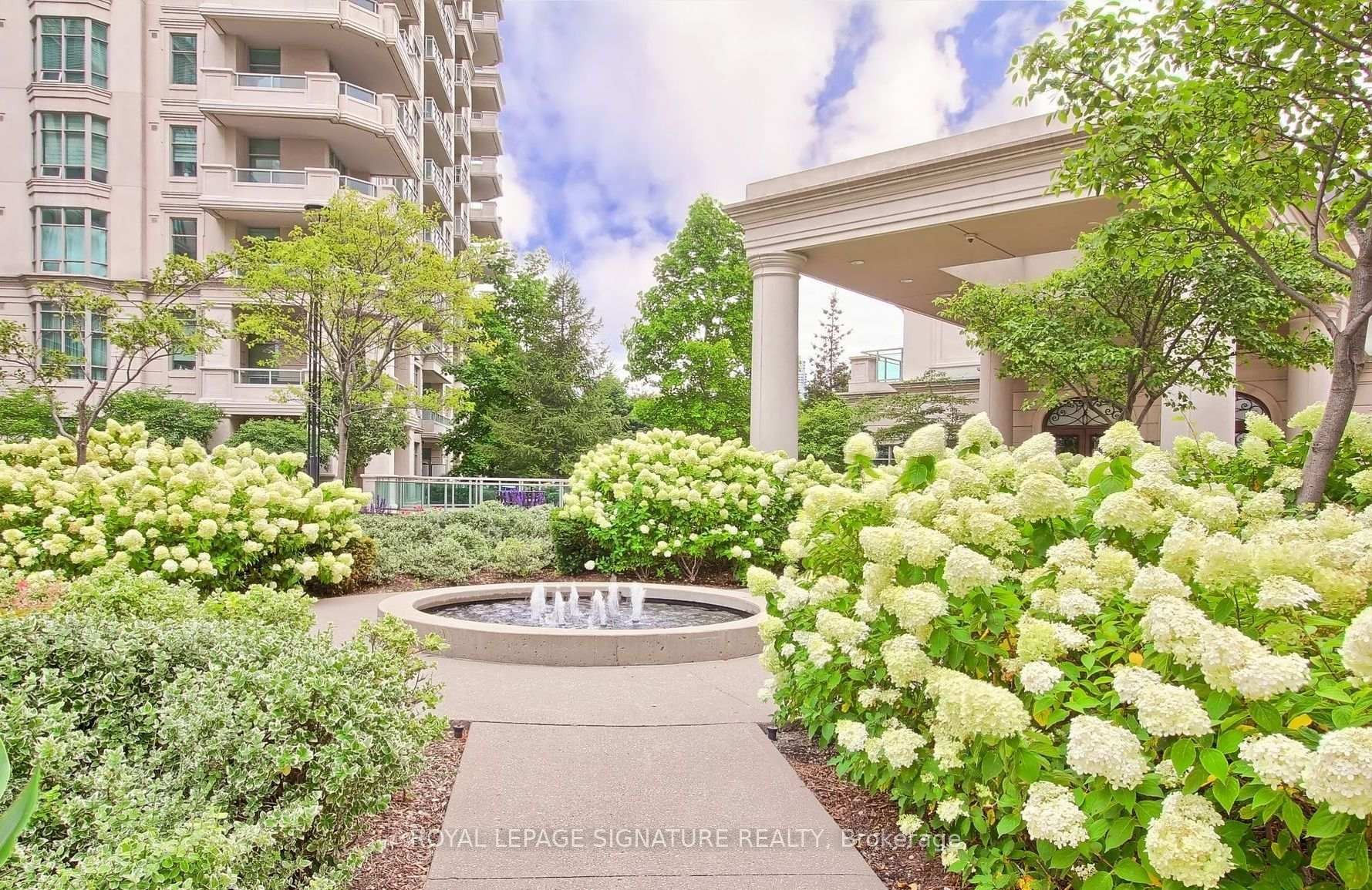 509-10 Bloorview Place, Toronto, ON - Outdoor With Balcony