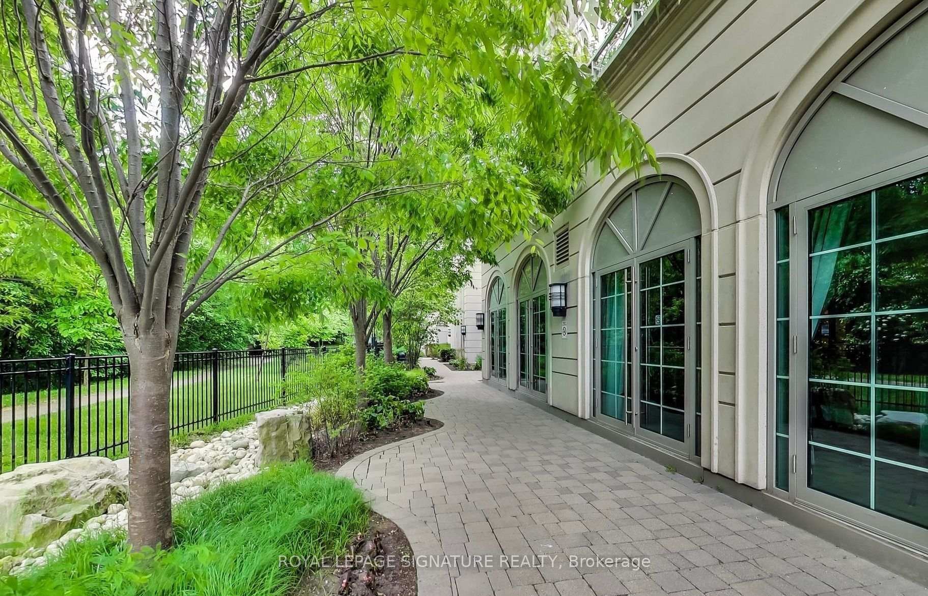 509-10 Bloorview Place, Toronto, ON - Outdoor With Exterior