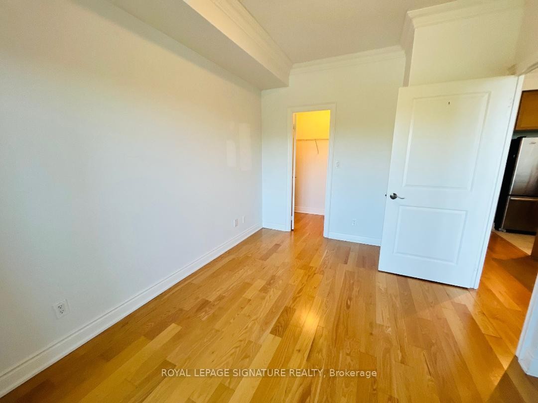 509-10 Bloorview Place, Toronto, ON - Indoor Photo Showing Other Room