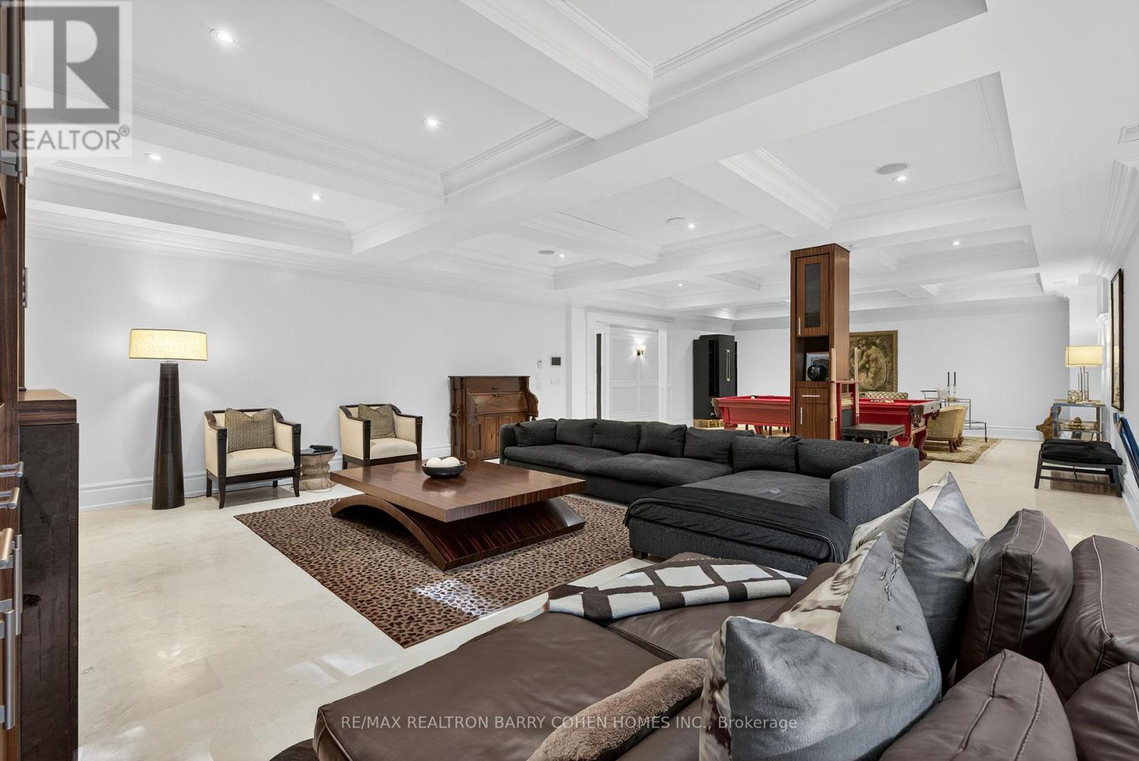76 Arjay Crescent, Toronto, ON - Indoor Photo Showing Living Room