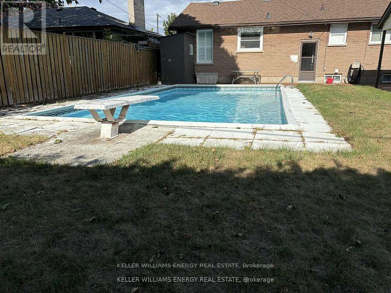 572 Rosmere Street, Oshawa (Mclaughlin), ON - Outdoor With In Ground Pool