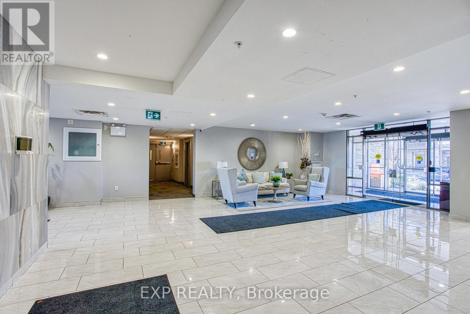 130 - 35 Southshore Crescent, Hamilton, ON - Indoor Photo Showing Other Room