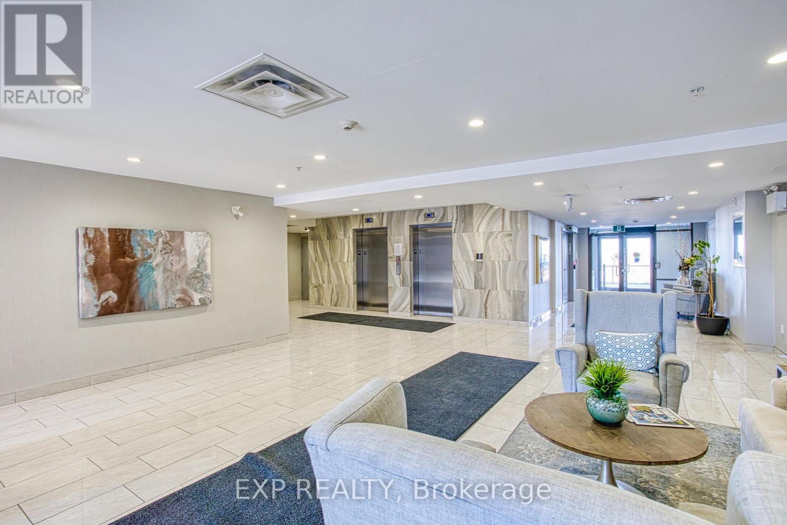 130 - 35 Southshore Crescent, Hamilton, ON - Indoor