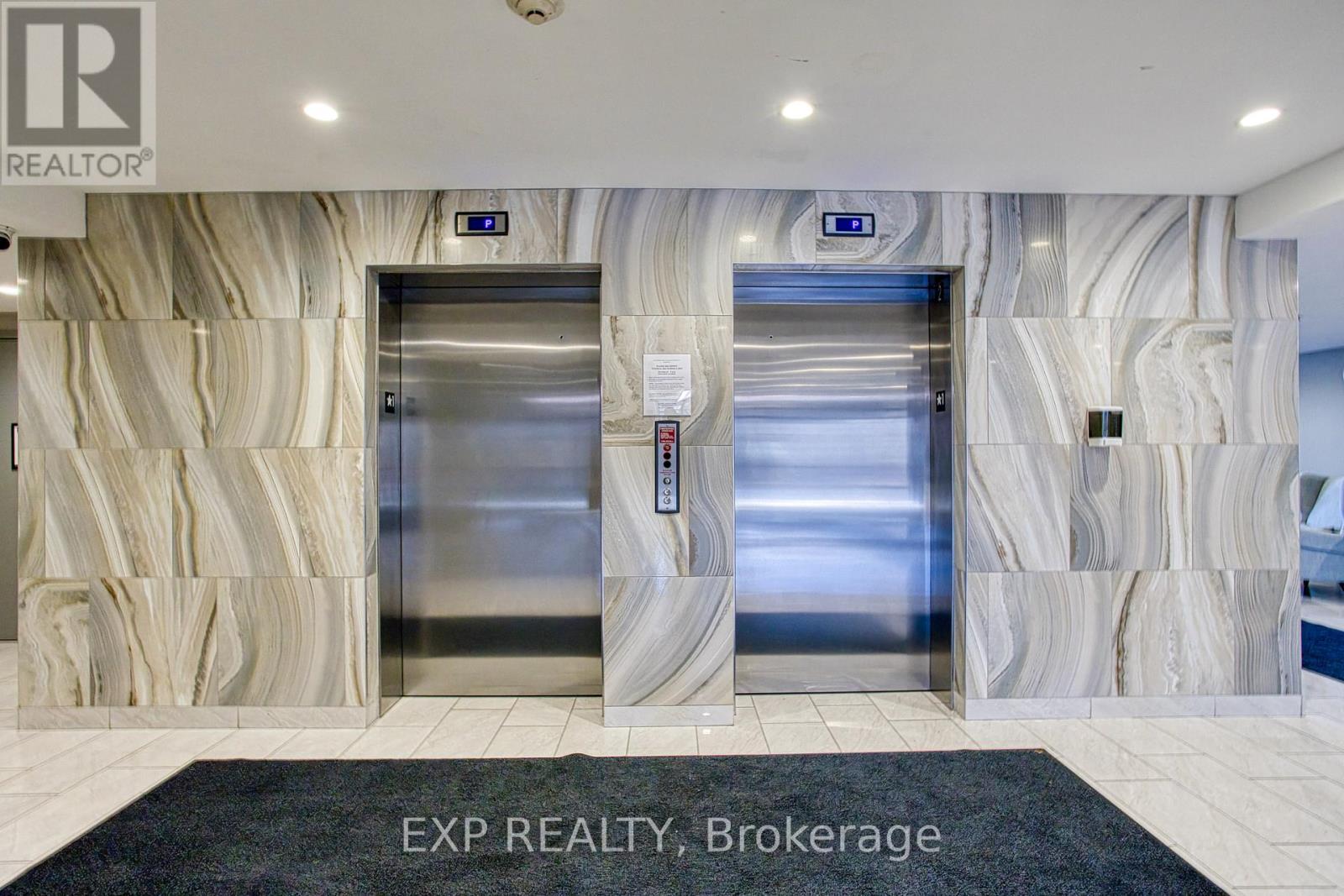 130 - 35 Southshore Crescent, Hamilton, ON - Indoor