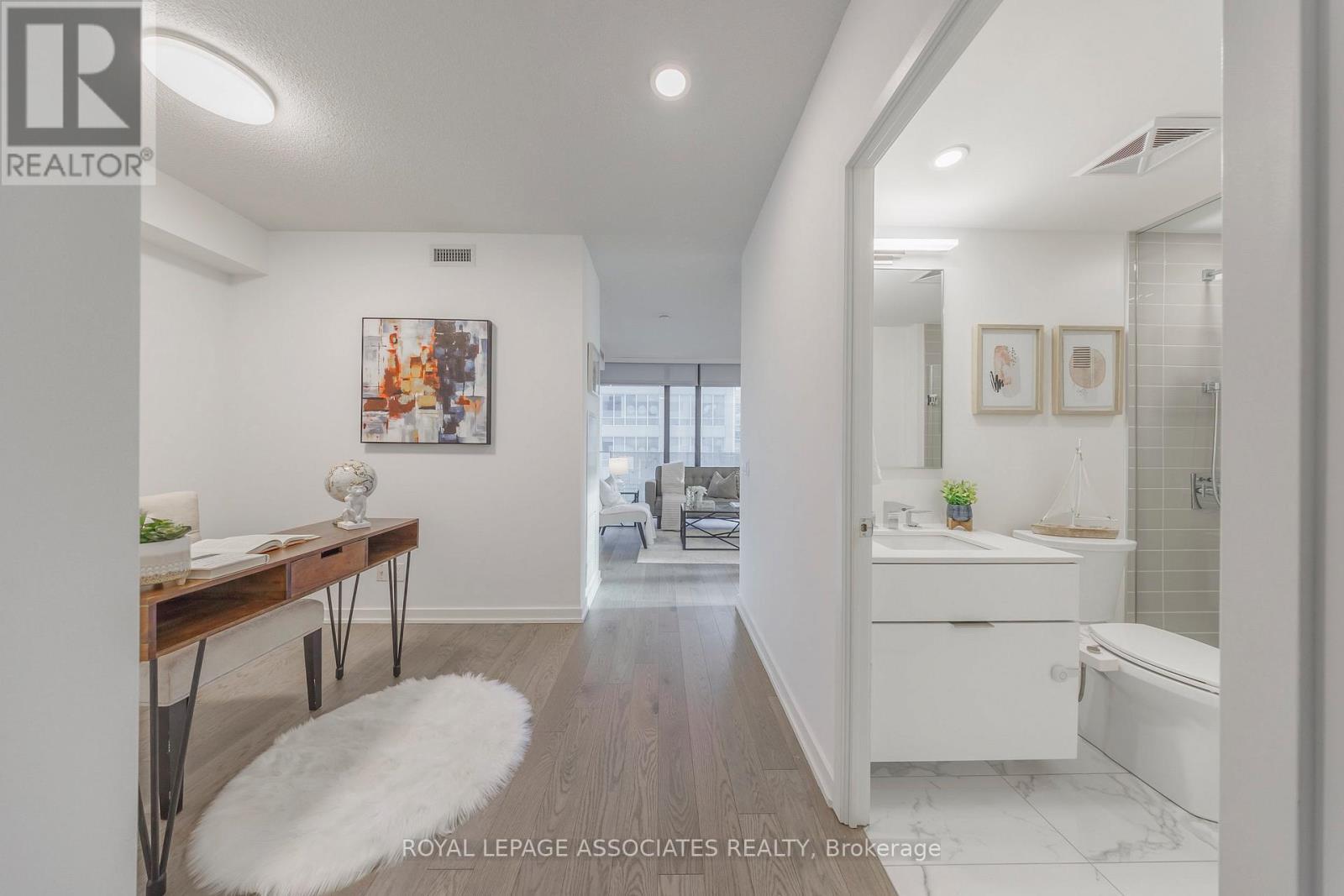 1205 - 25 Richmond Street E, Toronto, ON - Indoor Photo Showing Bathroom
